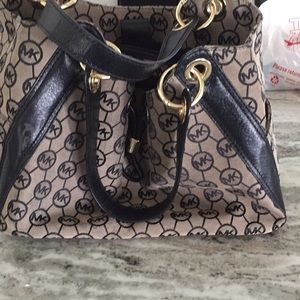 Woman’s Michael k handbag
